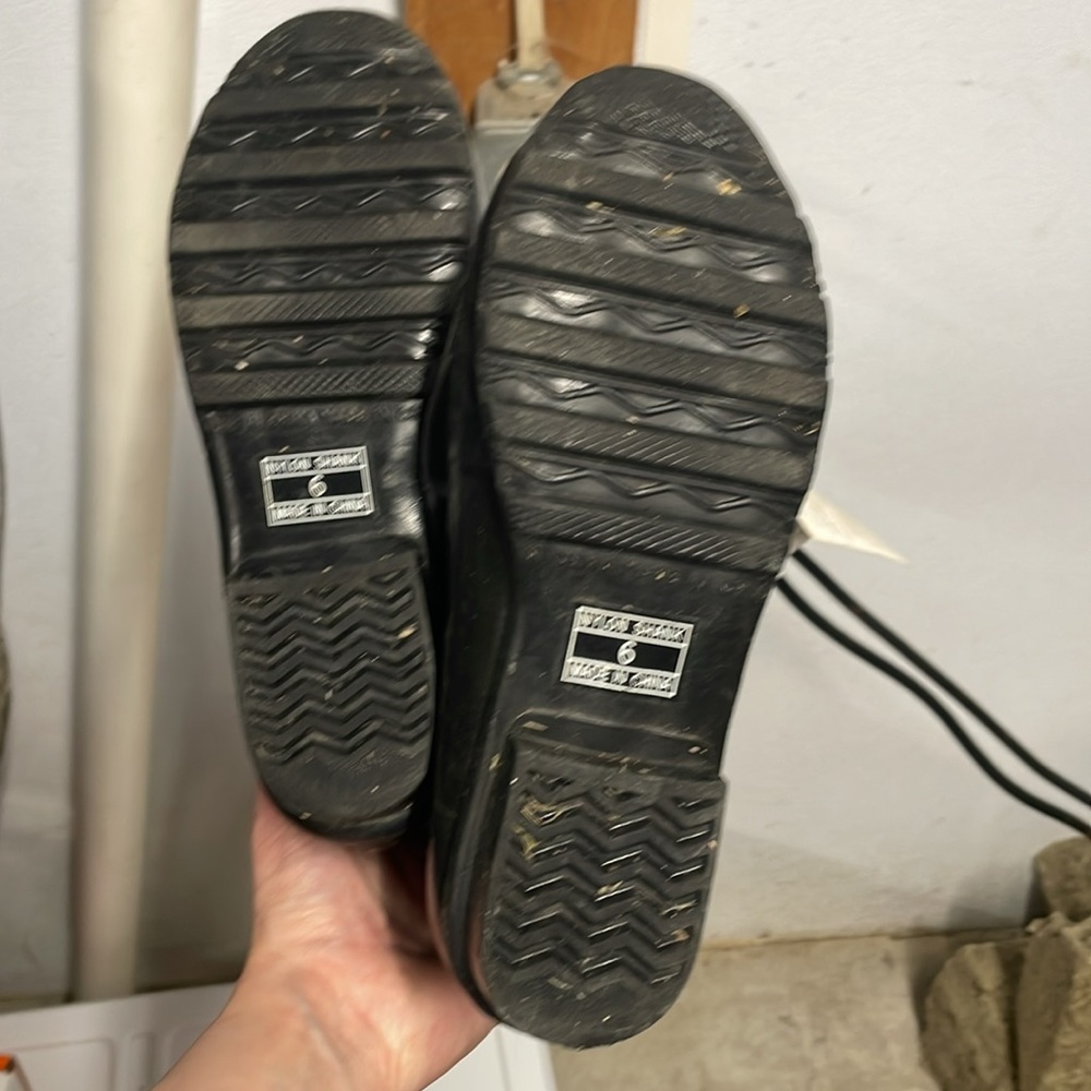 L. L. Bean Black Rubber Rain Boots/Wellies - Picture 4 of 4